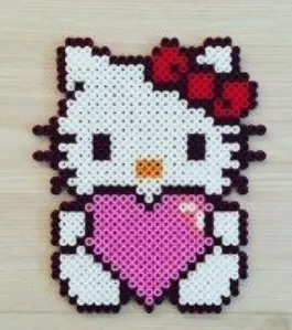 Hello Kitty perleplade – Hello Kitty i hel figur med hjerte